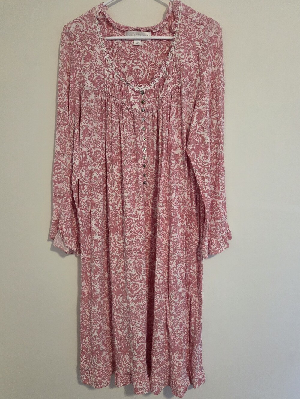 Eileen West Jersey Knit  Red White Floral Toile Pattern Midi Nightgown